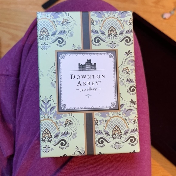 Downtown Abbey Antique Gold Dangles - Picture 3 of 3